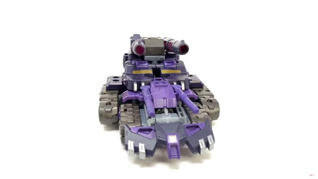 In Hand Image Of Transformers Legacy Evolution Tarn  (35 of 44)